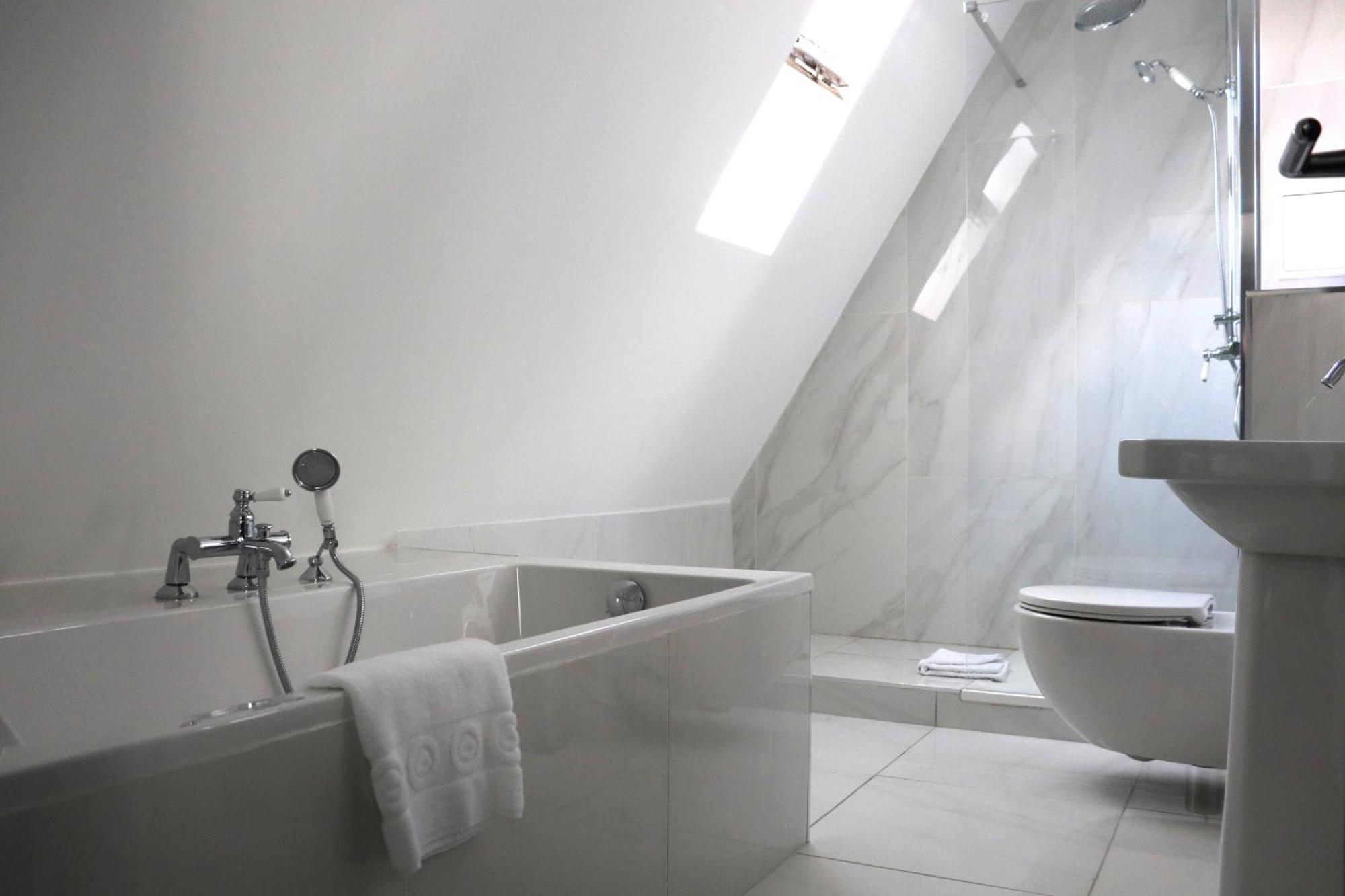 Hotel Le Pergolese Champs Elysees 4*