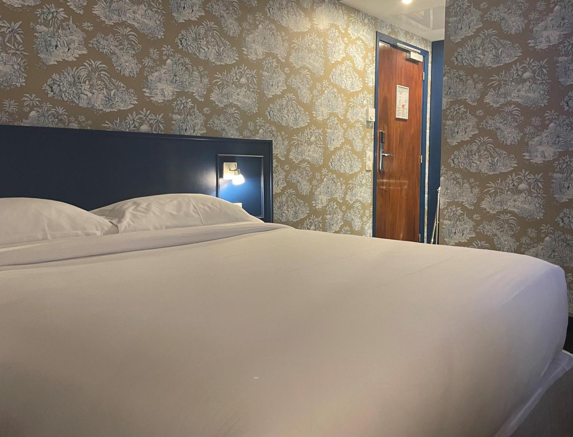 Hotel Le Pergolese Champs Elysees 4*