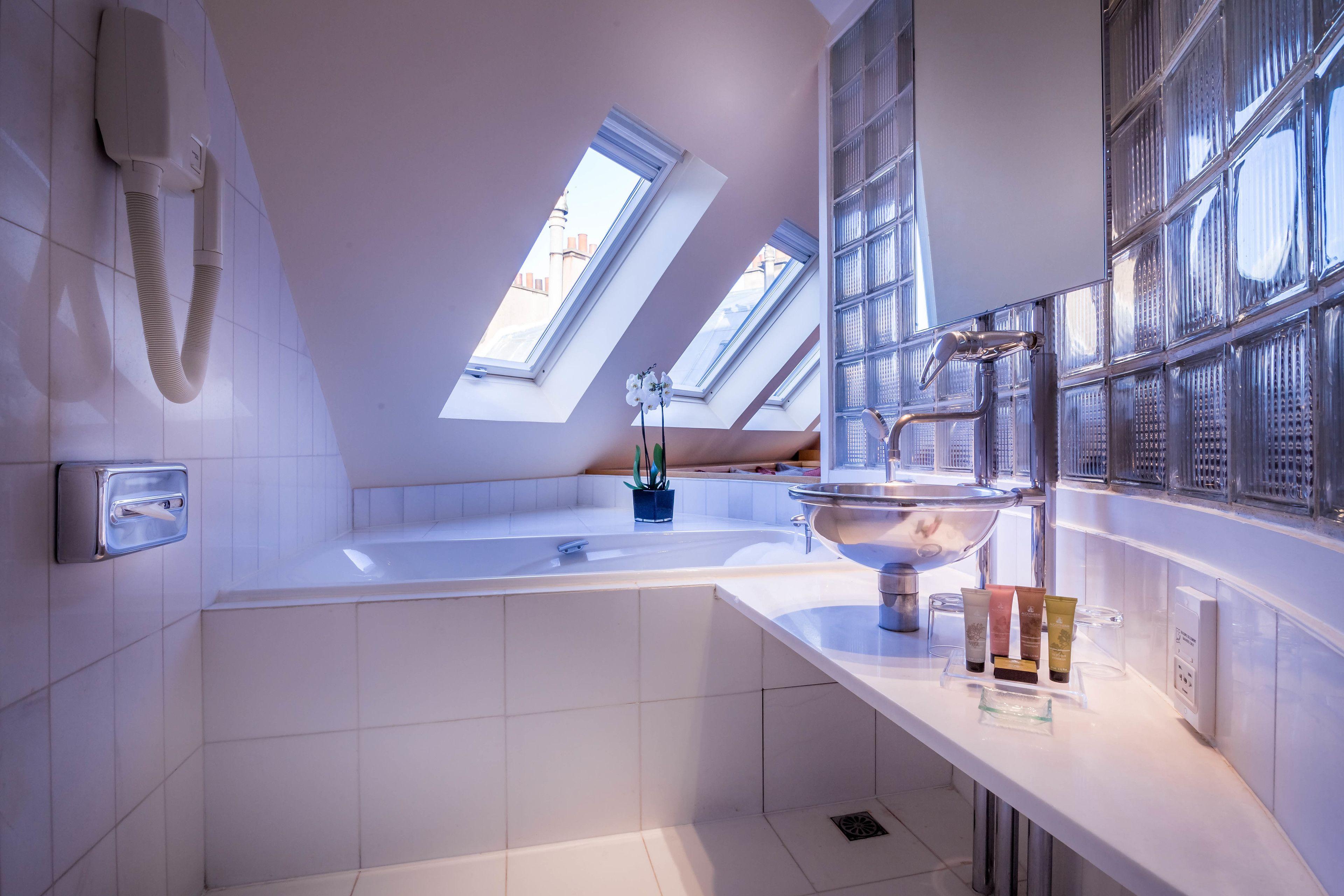 Le Pergolese Champs Elysees Hotel 4*