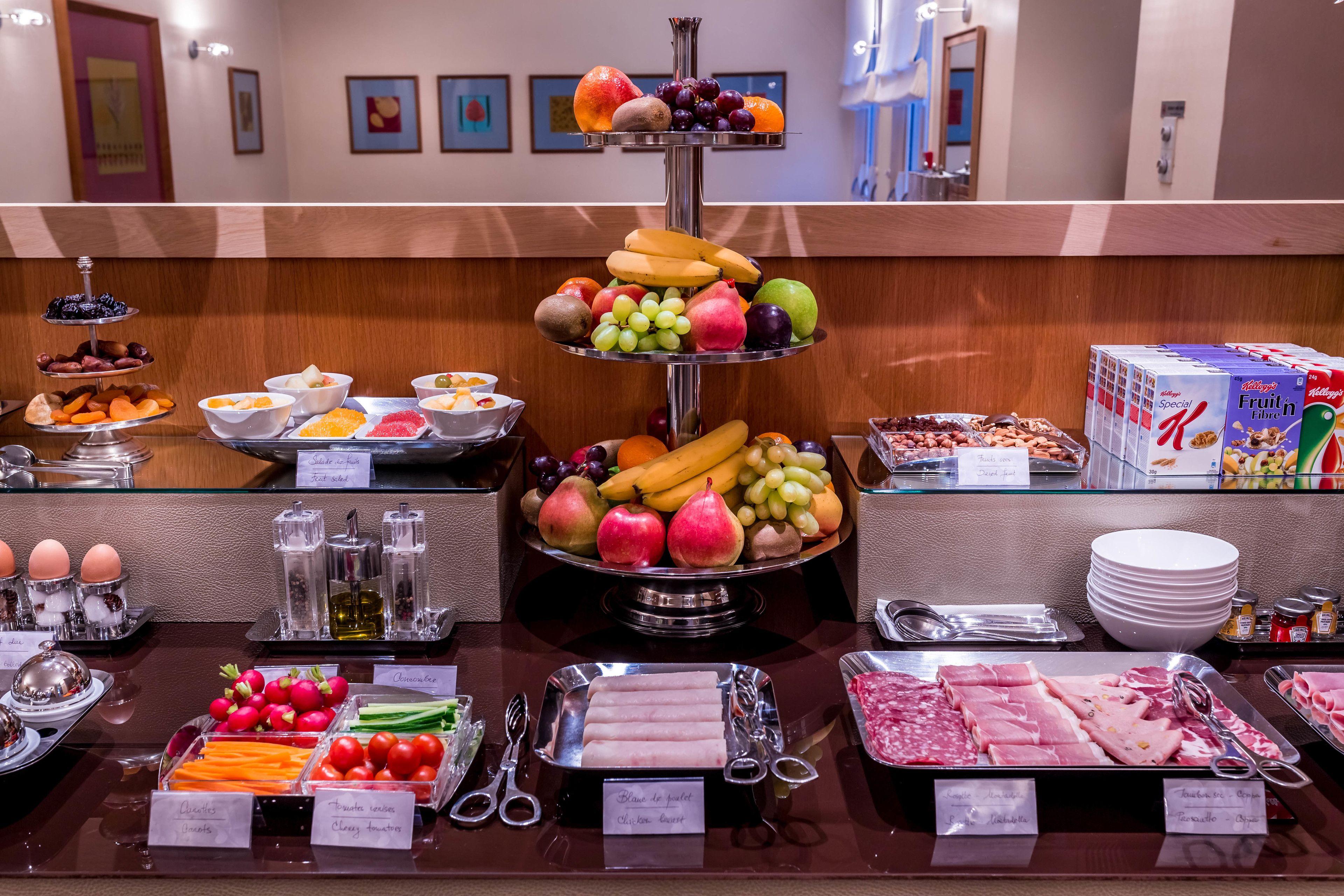 Hotel Le Pergolese Champs Elysees 4*