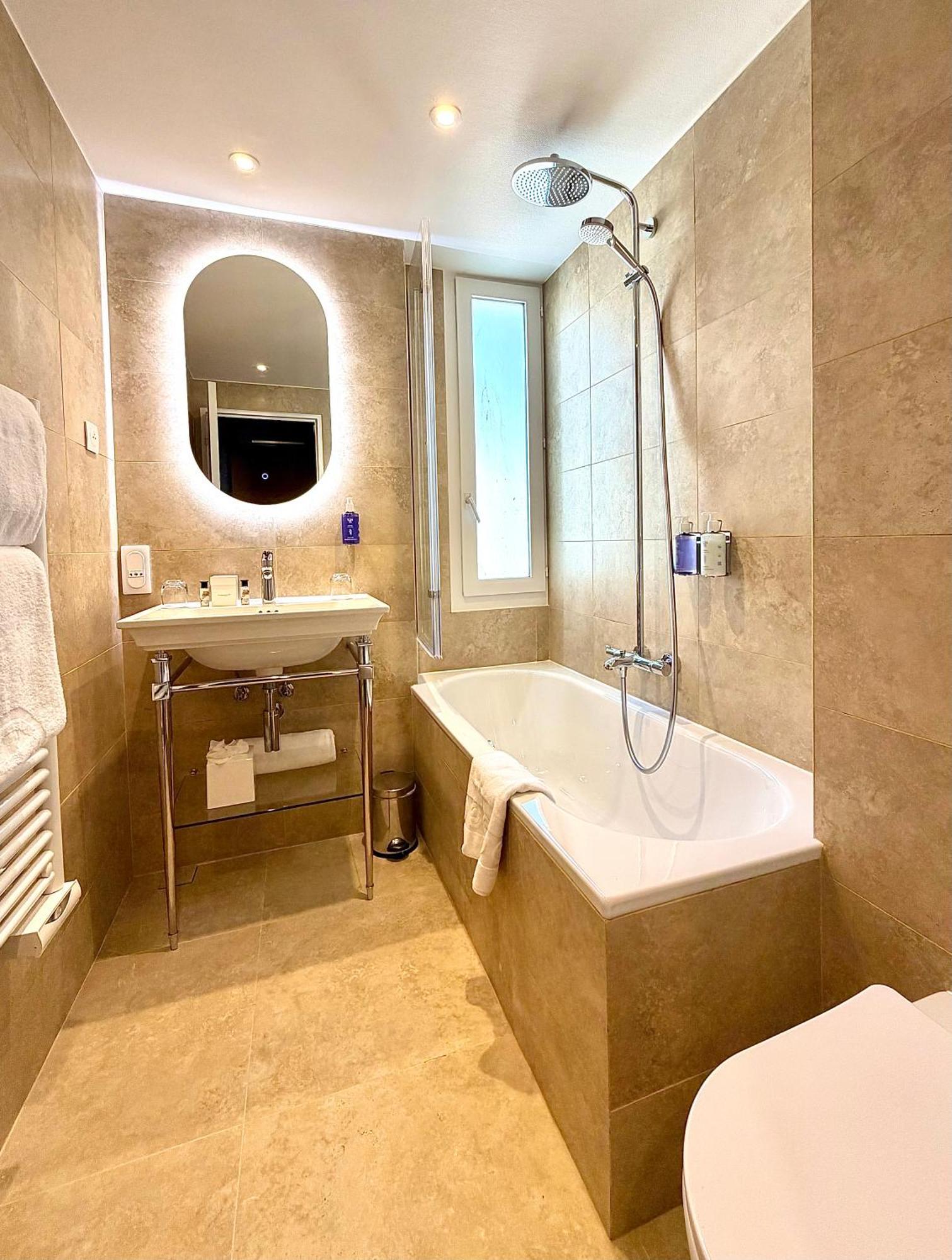 Hotel Le Pergolese Champs Elysees