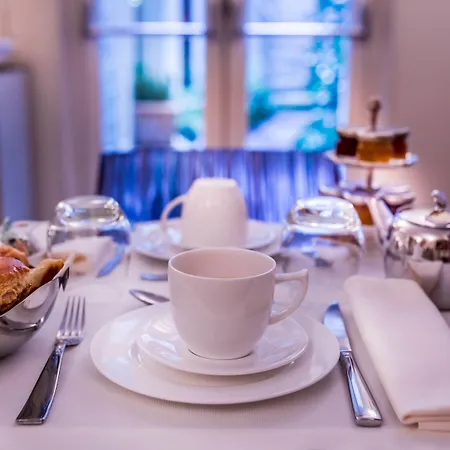 Le Pergolese Champs Elysees 4* Paris