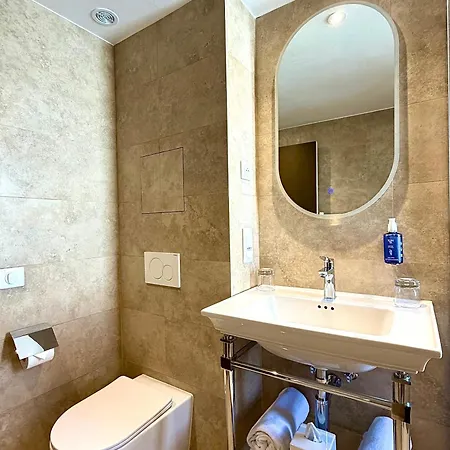 Le Pergolese Champs Elysees Hotel